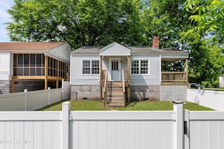 2402 Oaks Rd, New Bern, NC 28560