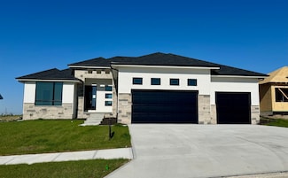 5408 N 212th St, Elkhorn, NE 68022