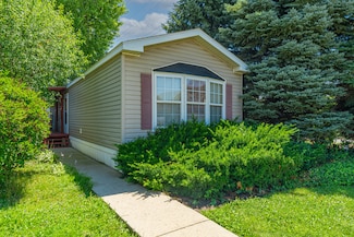 1 Forest Ln, Elk Grove Village, IL 60007