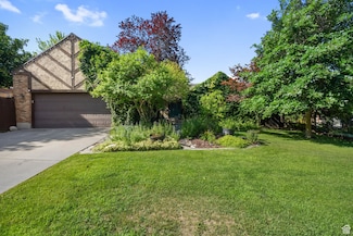 8916 Cobble Crest Ln, Sandy, UT 84093