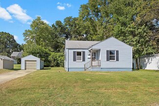 319 E Schuetz St, Lebanon, IL 62254