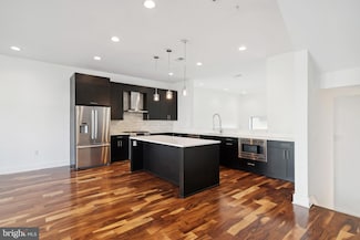 853 N 3rd St, Philadelphia, PA 19123