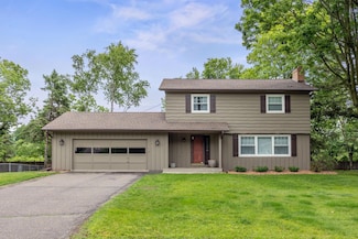 15605 Boulder Creek Dr, Minnetonka, MN 55345