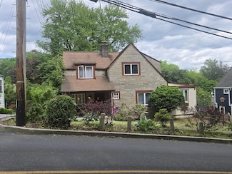 39 Hillcrest Rd, Hartsdale, NY 10530