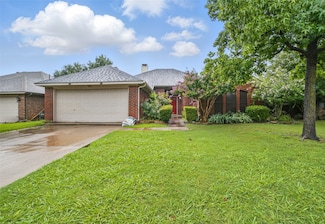 911 Crest Meadow Ln, Mesquite, TX 75181