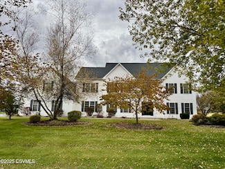 123 Old Field Dr, Bloomsburg, PA 17815