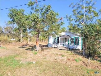 1109 S Wharton St, El Campo, TX 77437