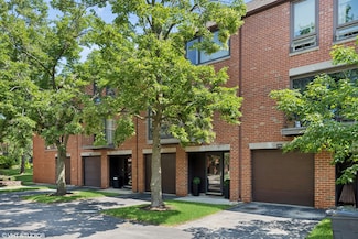 3843 Appian Way Unit T17C, Glenview, IL 60025