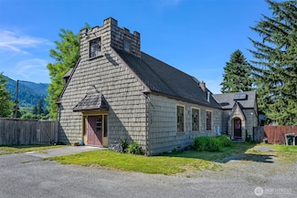 5290 Church Rd, Deming, WA 98244