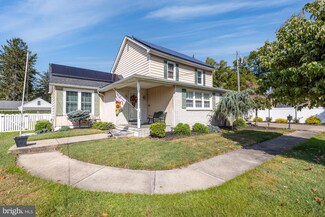 321 Walmer St, Hammonton, NJ 08037