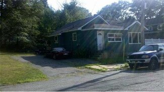 747 Weetamoe St, Fall River, MA 02720