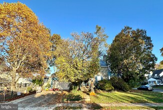 824 Roberts Ave, Drexel Hill, PA 19026