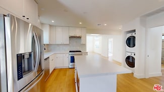 15242 Morrison St, Sherman Oaks, CA 91403