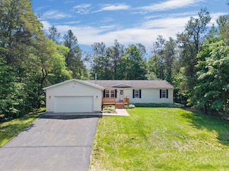256 Dogwood Ln, Wisconsin Dells, WI 53965