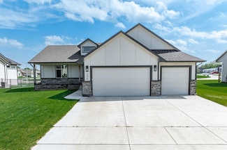 296 S Wellcrest Ct, Wichita, KS 67052