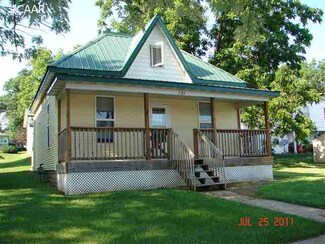 131 W First St, Riverside, IA 52327