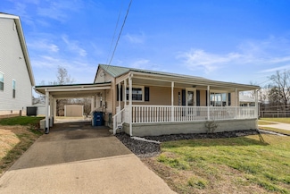 1266 Howell's Mill Rd, Ona, WV 25545