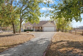 14416 E Hackamore Rd S, Claremore, OK 74019
