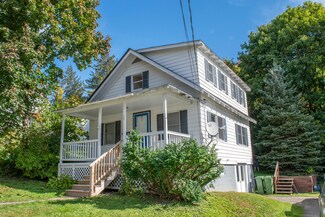 15 Hillcrest St, Augusta, ME 04330