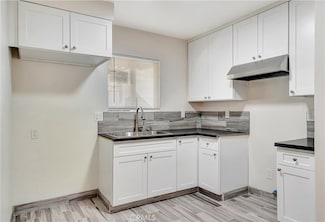 14118 1/2 Sylvan St, Los Angeles, CA 91401