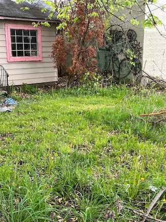 4172 Fenton Rd, Flint, MI 48507