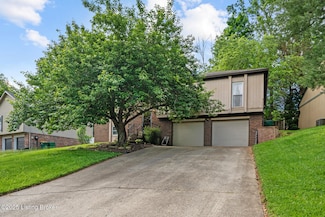 4211 MacHupe Dr, Louisville, KY 40241