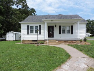 102 W Maple St, Campbell Hill, IL 62916