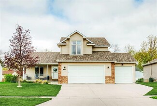 630 Meadow Cir, Huxley, IA 50124