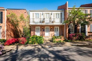 2805 Foxcroft Rd, Little Rock, AR 72227