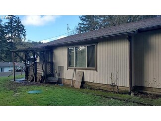 2812 Umpqua Highway 99, Drain, OR 97435