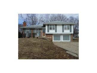 11819 Armitage Dr, Kansas City, MO 64134