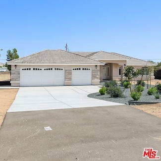 13033 Casco Rd, Apple Valley, CA 92308