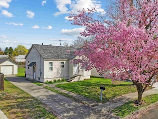 1734 N Stone St, Spokane, WA 99207