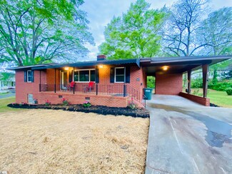 406 S Catherine St, Pickens, SC 29671