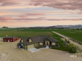 6735 Canyon Rd S, Melba, ID 83641