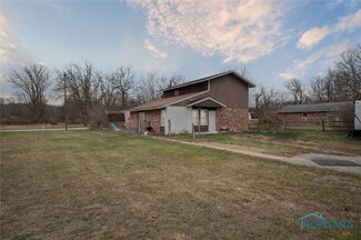 9721 Oak Bend Ave, Holland, OH 43528