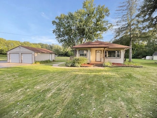 705 Area St, McHenry, IL 60051