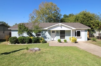 1212 Neptune Dr, Cedar Hill, TX 75104
