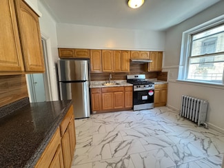 861 Kinsella St Unit 2, Bronx, NY 10462