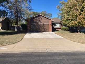 1672 E Winterset St, Goddard, KS 67052