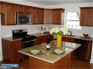 348 W Broad St, Gibbstown, NJ 08027
