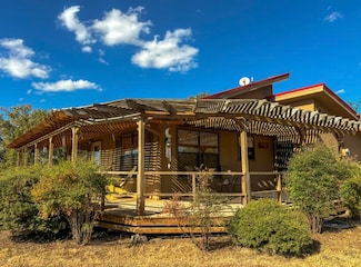 209 Crest Dr, Kingsland, TX 78639