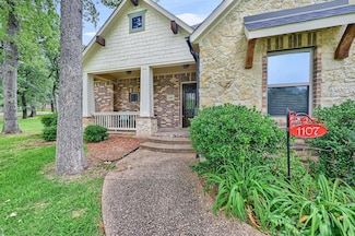 1107 Kiowa Dr E, Gainesville, TX 76240