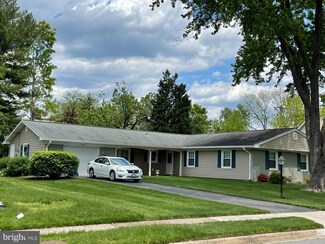 13128 Moss Ranch Ln, Fairfax, VA 22033