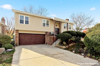 1073 Poplar Ct, Lake Zurich, IL 60047