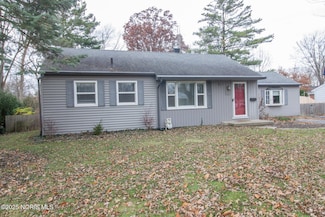 525 Orchard St, Perrysburg, OH 43551