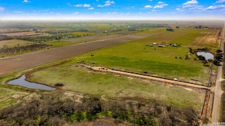 15411 Sycamore Creek Rd, Lacoste, TX 78039