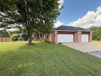 219 Creekview Rd, Clever, MO 65631
