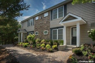 100 Vista View Dr Unit 1103, Farmingville, NY 11738
