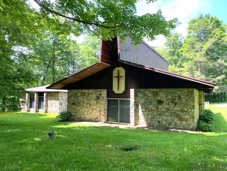 547 Schoolhouse Rd, Johnstown, PA 15904